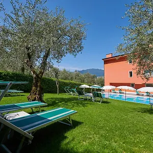 residence-hotel-vacanze-2000.hotelinveneto.com/